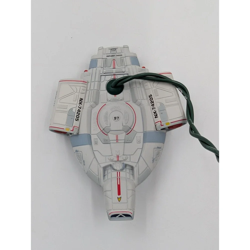 Hallmark Keepsake Ornament Star Trek Deep Space Nine 1997 U.S.S Defiant Light Up